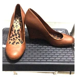 Jessica Simpson brown wedges
